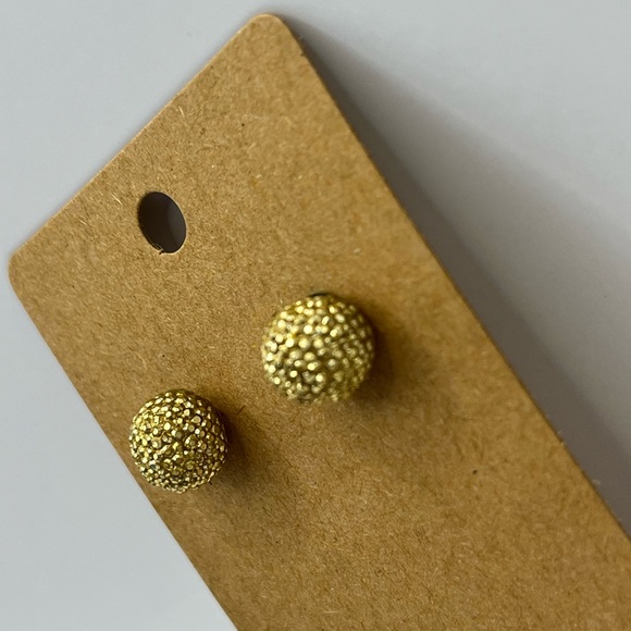 Gold colored bulky stud earrings - Picture 2 of 3